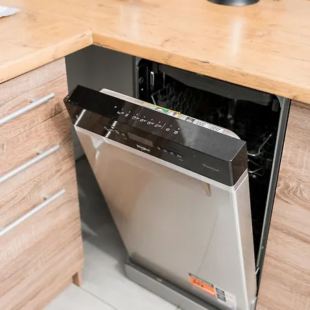 Wschod Homely By Bookinghost *