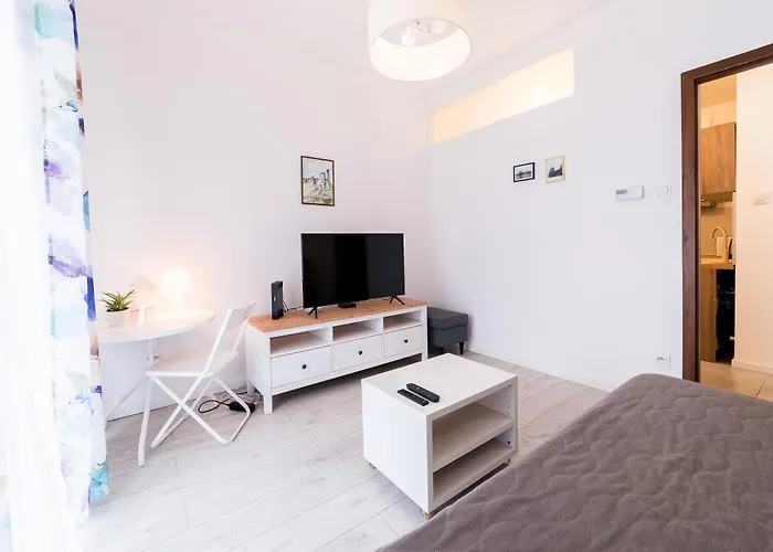 Wschod Homely By Bookinghost Apartment